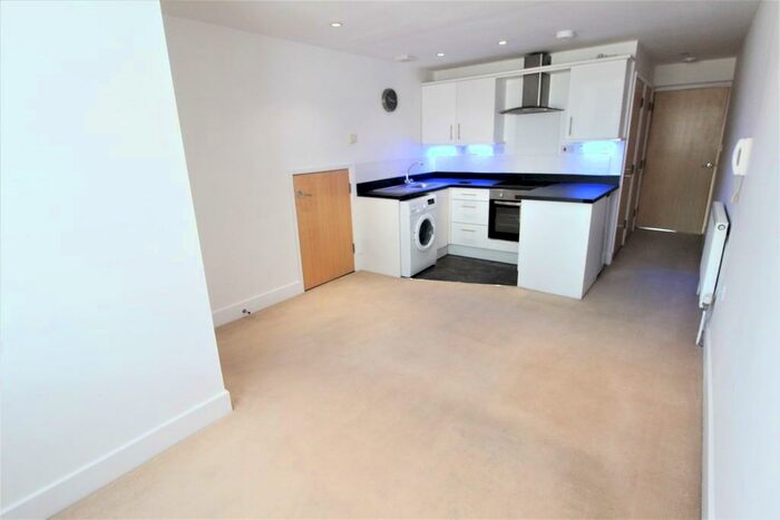 1 Bedroom Apartment To Rent In Manor Park Avenue, Portsmouth, PO3