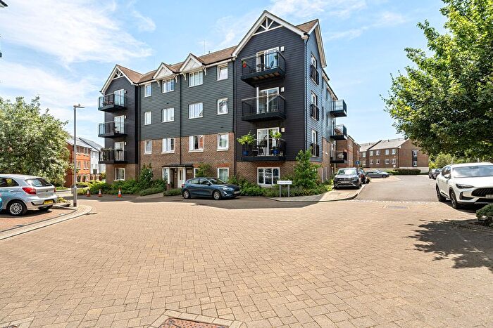 1 Bedroom Flat For Sale In Eden Road, Dunton Green, Sevenoaks, TN14