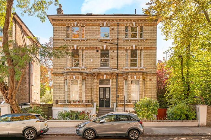 3 Bedroom Flat For Sale In King Henrys Road, Primrose Hill, NW3