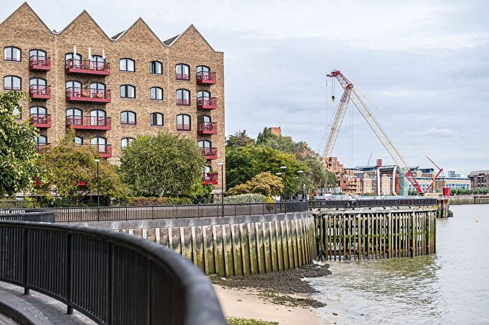 2 Bedroom Maisonette For Sale In Trafalgar Court, Wapping, London, E1W