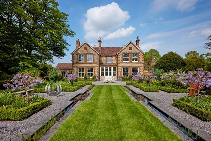 6 Bedroom Detached House For Sale In Butlers Marston, Warwick, CV35