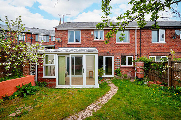 3 Bedroom Semi Detached House For Sale In Broomspring Lane, Sheffield, S10