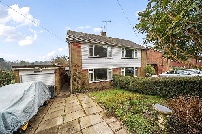 3 Bedroom Property For Sale In Palesgate Lane, Crowborough, TN6