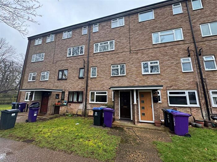 2 Bedroom Apartment For Sale In Haygarth, Knebworth, SG3