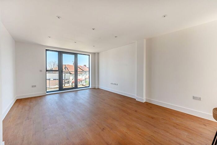 2 Bedroom Flat To Rent In Valley Gardens, Colliers Wood, London, SW19