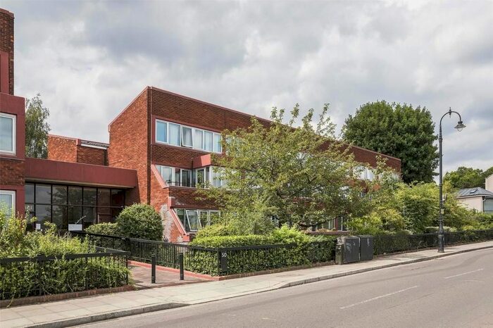 2 Bedroom Property To Rent In Park Village East, Regents Park, NW1