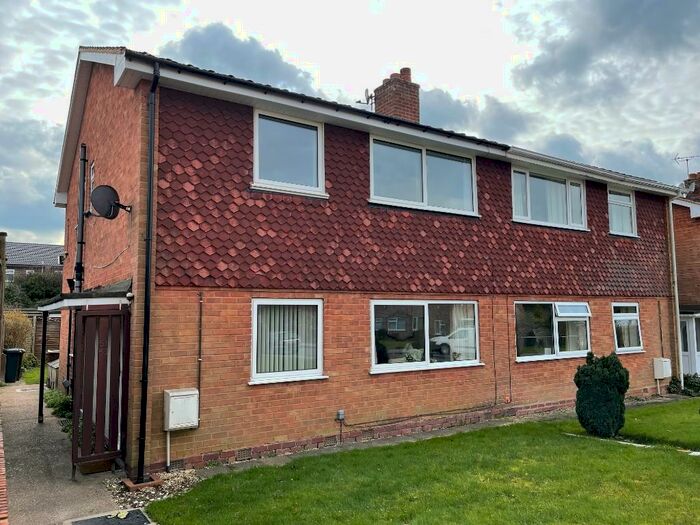 2 Bedroom Maisonette To Rent In Mockley Wood Road, Solihull, West Midlands, B93