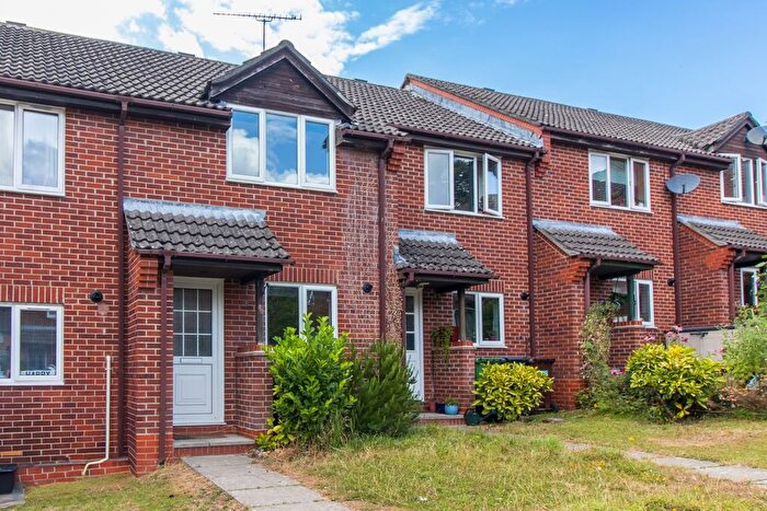 2 Bedroom Terraced House To Rent In Orchard Close, Alresford, SO24