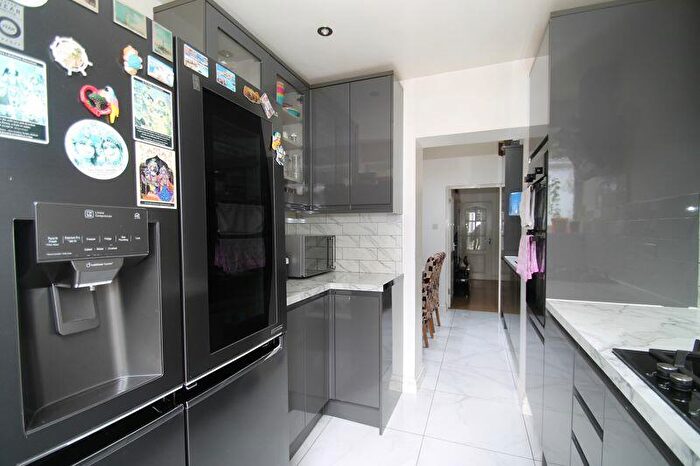 3 Bedroom Terraced House For Sale In Masons Avenue, Harrow, HA3