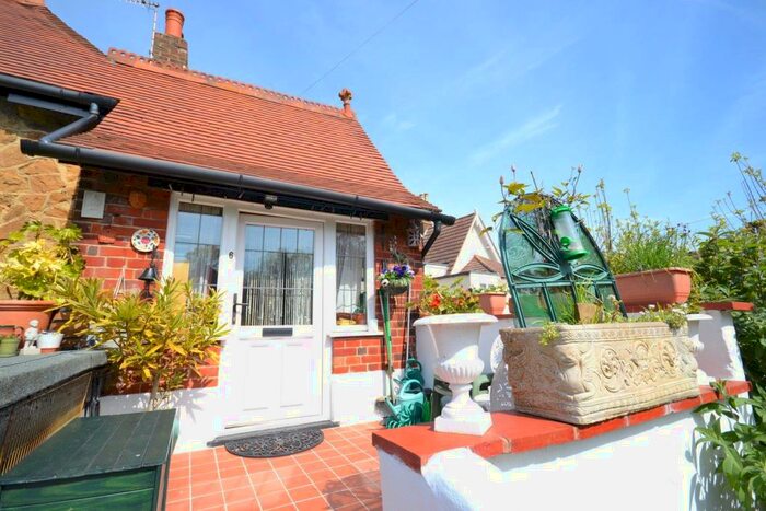 Flat To Rent In Epsom Road, Guildford, GU1