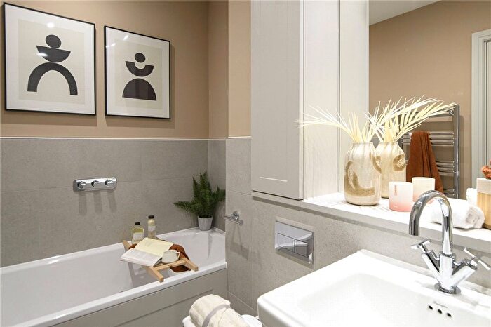 3 Bedroom Terraced House For Sale In Ively Road, Fleet, GU51