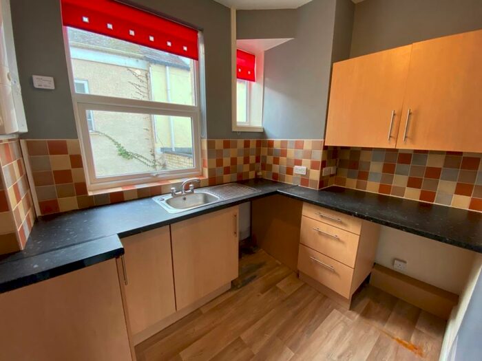 1 Bedroom Maisonette To Rent In Dawlish, Devon, EX7