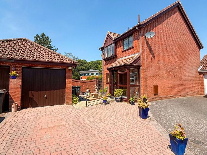 4 Bedroom Detached House For Sale In Hunter Close, Holbury, SO45