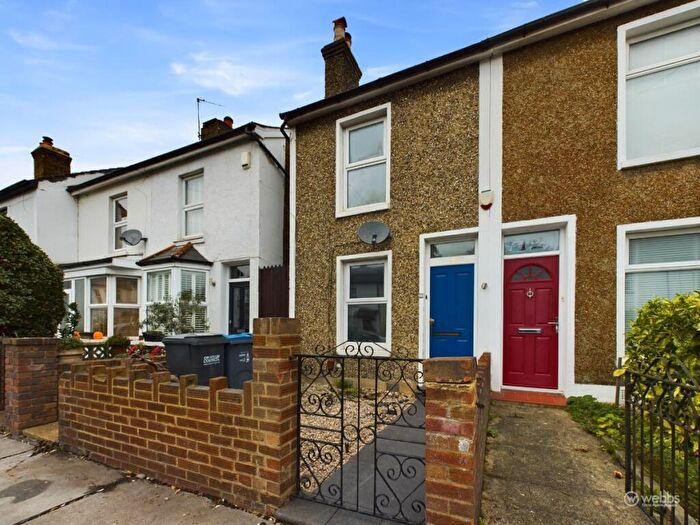 2 Bedroom End Of Terrace House To Rent In Upland Road, South Croydon, CR2