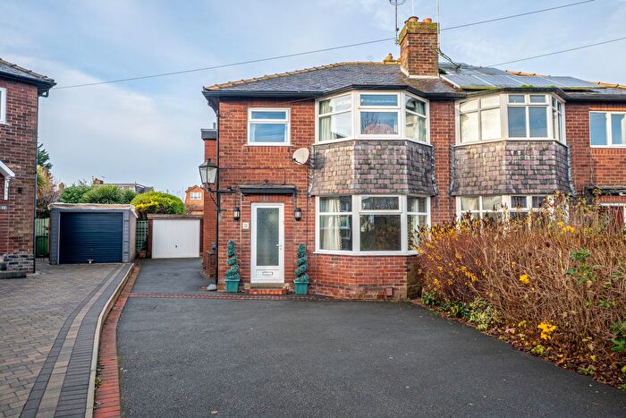 4 Bedroom Semi Detached House For Sale In Hawks Nest Gardens West, Leeds, LS17