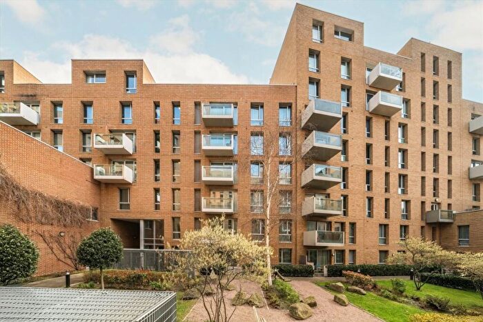 2 Bedroom Flat To Rent In Nelson Walk, Bow, E3