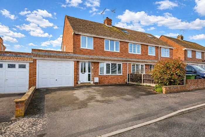 3 Bedroom Semi-Detached House For Sale In Leaze Close, Berkeley, GL13