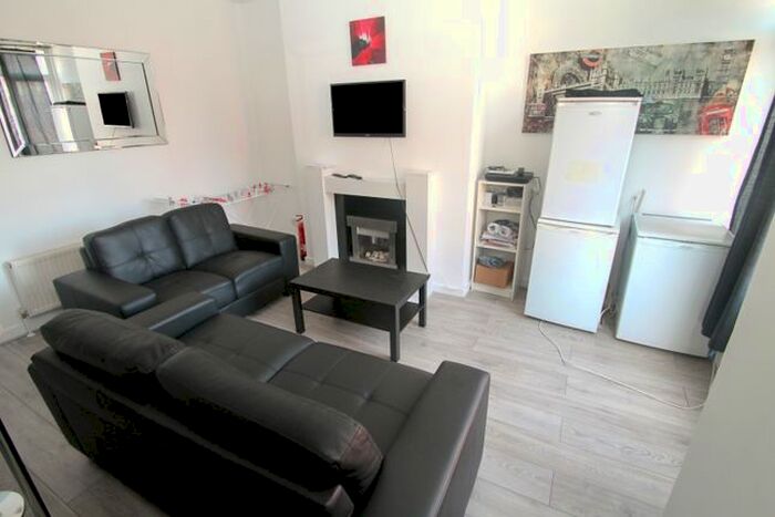 4 Bedroom Terraced House To Rent In Lumley Avenue, Burley, Leeds, LS4