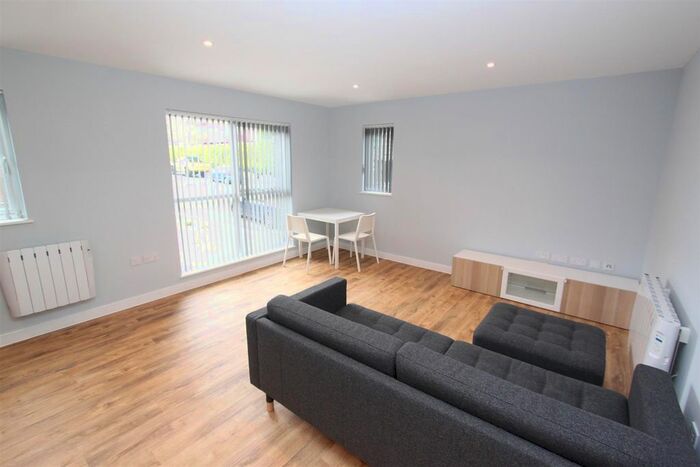 1 Bedroom Flat To Rent In Lower Compton Road, Plymouth, Devon, PL3