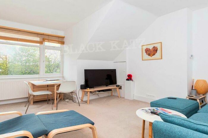 1 Bedroom Flat To Rent In Priory Road, N8