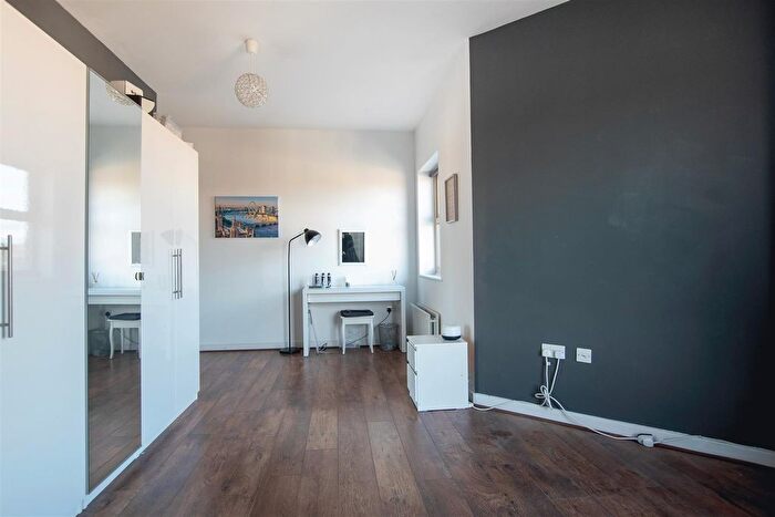 2 Bedroom Flat For Sale In Irthlingborough Road, Wellingborough, NN8