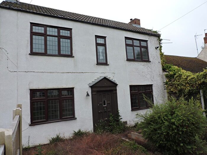 3 Bedroom Cottage To Rent In East Street, Gotham, NG11