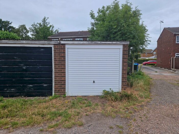 Property To Rent In Garage At Winchester Drive, NG19