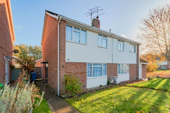 3 Bedroom Semi-Detached House To Rent In Maple Gardens, Yateley, GU46