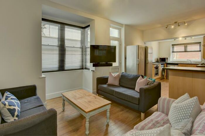 8 Bedroom Terraced House To Rent In Monks Road, Exeter, EX4