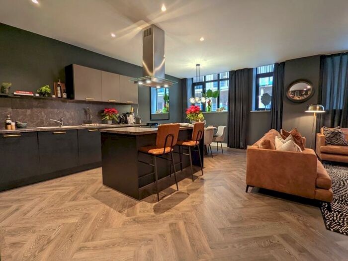 2 Bedroom Apartment To Rent In Priory House, Gooch Street North, Birmingham, B5