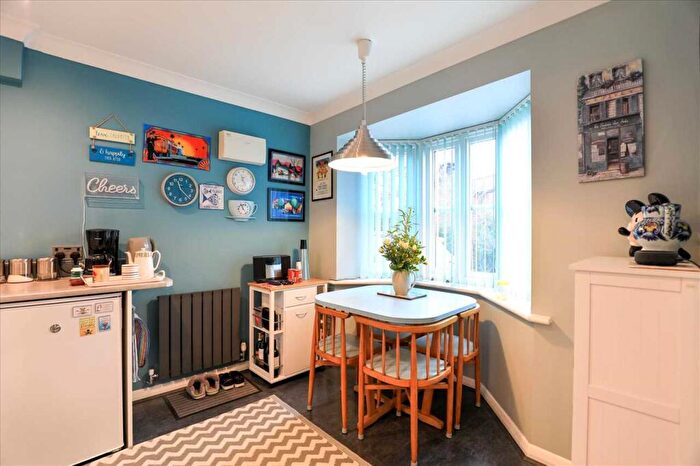 3 Bedroom Semi-Detached House For Sale In York Close, Burton Latimer, NN15