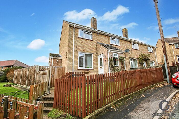 4 Bedroom Semi-Detached House For Sale In Manthorpe Close, Norwich, NR1