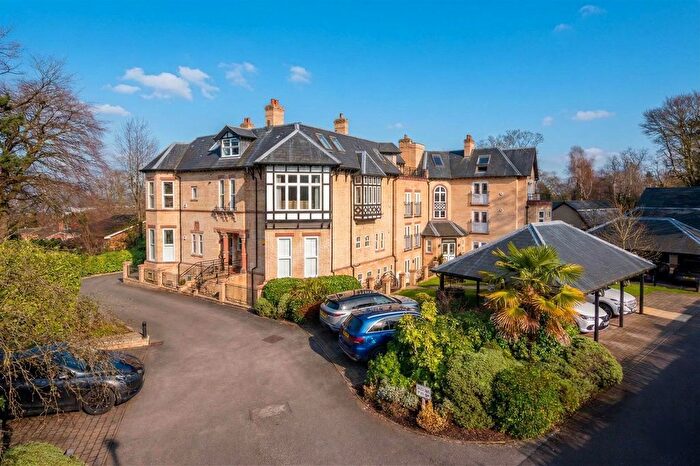 2 Bedroom Flat For Sale In Dorset Road, Altrincham, WA14