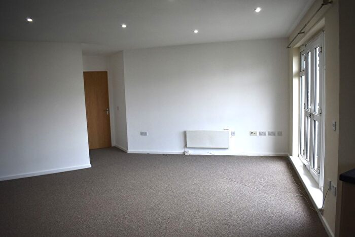 2 Bedroom Flat For Sale In Enstone Road, Enfield, EN3