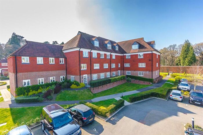 2 Bedroom Apartment To Rent In Elizabeth Drive, Banstead, SM7