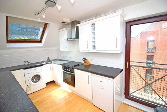 2 Bedroom Apartment To Rent In York Court, Schooner Way, Cardiff, CF10