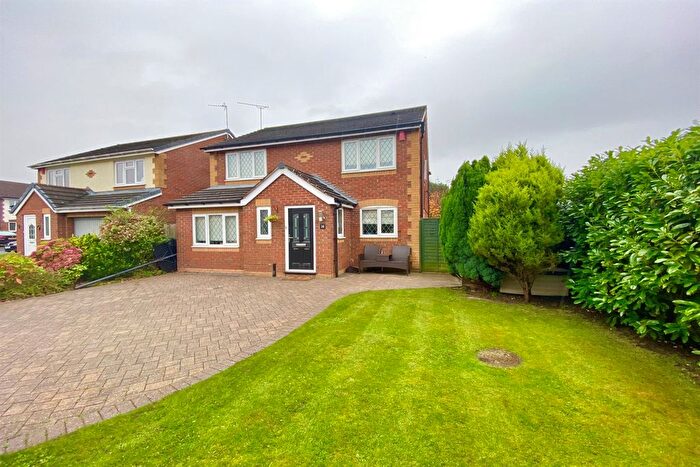 4 Bedroom Detached House For Sale In Chestnut Drive, Holmes Chapel, Crewe, CW4