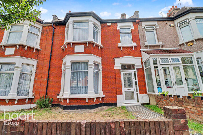3 Bedroom Terraced House For Sale In Ladysmith Avenue, Ilford, IG2