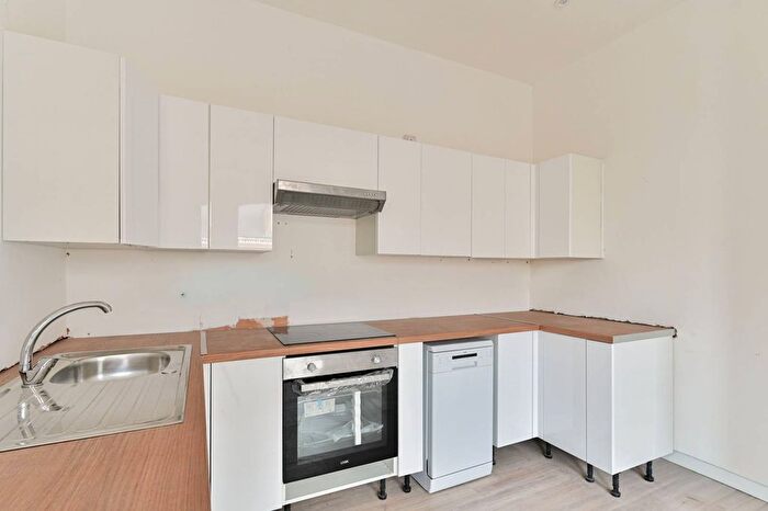 1 Bedroom Flat To Rent In Dalebury Road, Tooting Bec, London, SW17