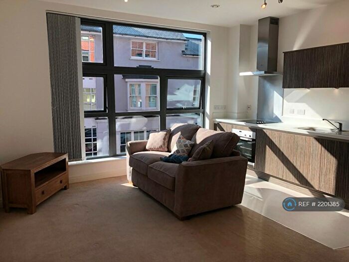 2 Bedroom Flat To Rent In Lion Court, Birmingham, B18