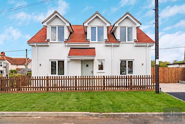 2 Bedroom Country House For Sale In Weston Road, Lewknor, Watlington, Oxfordshire, OX49