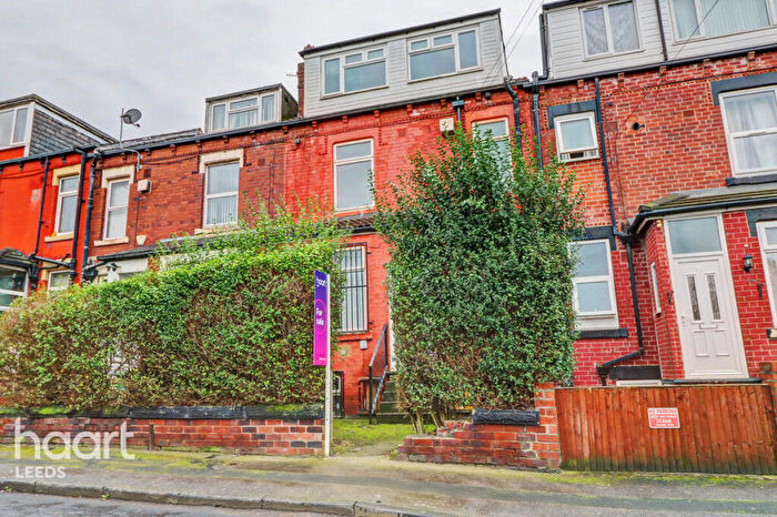 3 Bedroom Terraced House For Sale In Strathmore Terrace, Leeds, LS9