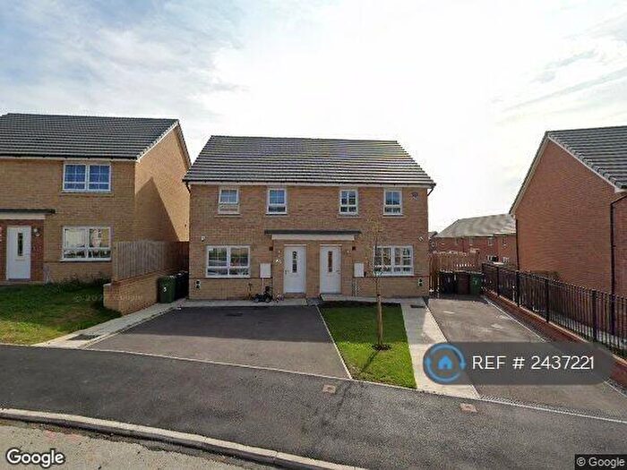 3 Bedroom Semi-Detached House To Rent In Bradfield Gardens, Morley, Leeds, LS27