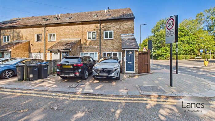 3 Bedroom Property To Rent In Warwick Road, Enfield, EN3
