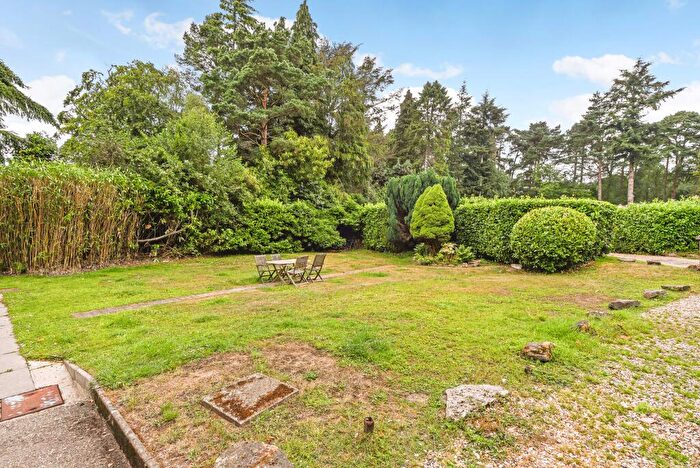 1 Bedroom Flat To Rent In Tower Road, Hindhead, GU26
