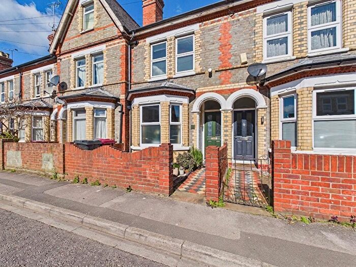 3 Bedroom Terraced House For Sale In Radstock Road, Reading, — Period Terrace | London Commuter | Private Garden, RG1