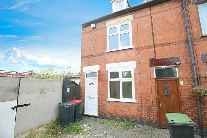 3 Bedroom End Of Terrace House To Rent In Richmond Road, Atherstone, CV9