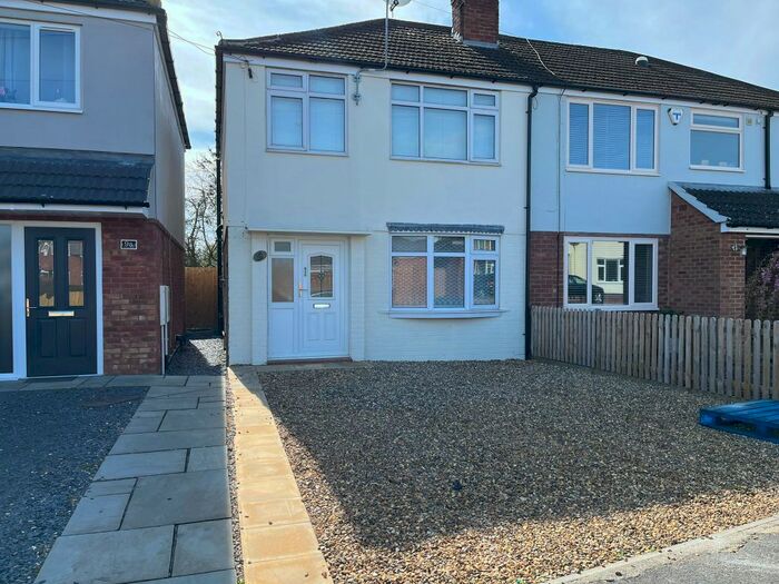 3 Bedroom Property To Rent In Shipley Road, Newport Pagnell, MK16