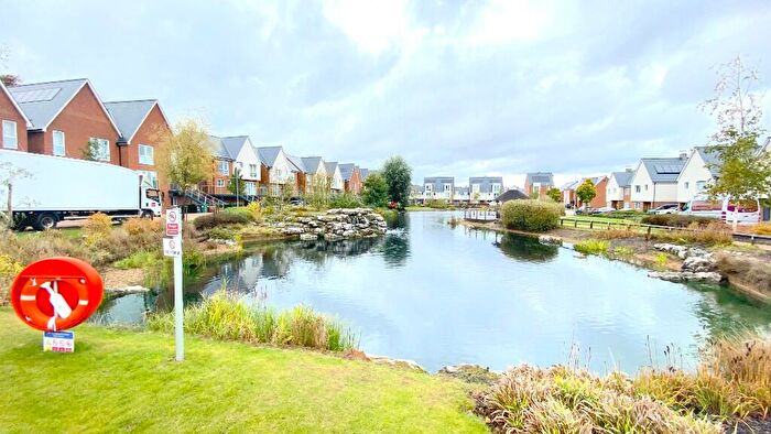 2 Bedroom Flat For Sale In Castleridge Drive, Greenhithe, Kent, DA9