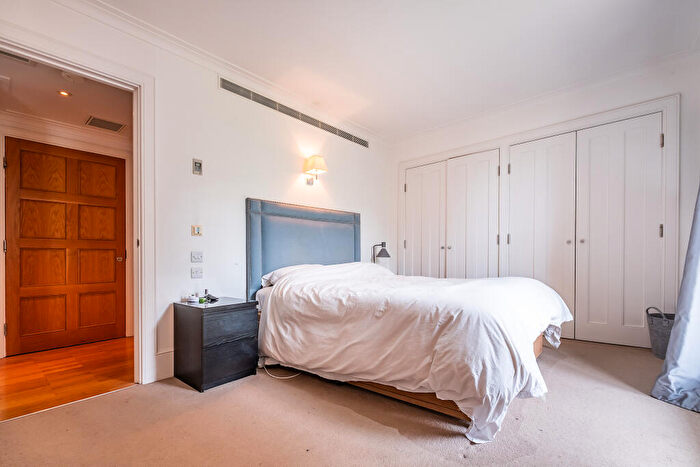 1 Bedroom Flat For Sale In Coleridge Gardens, London, SW10